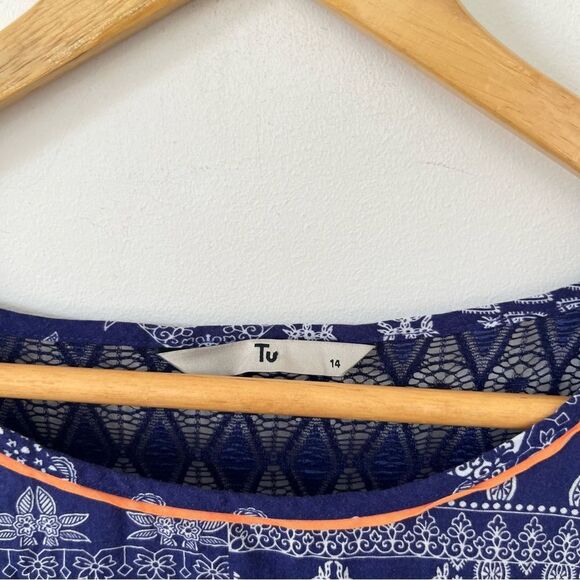 Tu Navy White Patchwork Asymmetrical Open Back Short Sleeve Blouse‎ - Picture 5 of 9